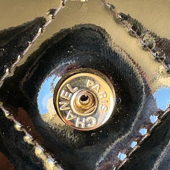 COPY - Chanel iconic patent black quilted wallet - Picture 11 of 16